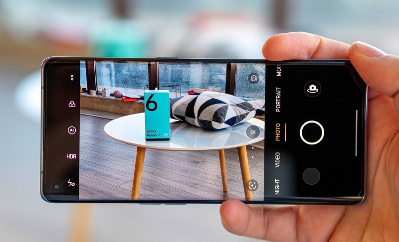 Reno7 v&agrave; Reno 6 sở hữu cụm camera trước v&agrave; sau tương tự nhau